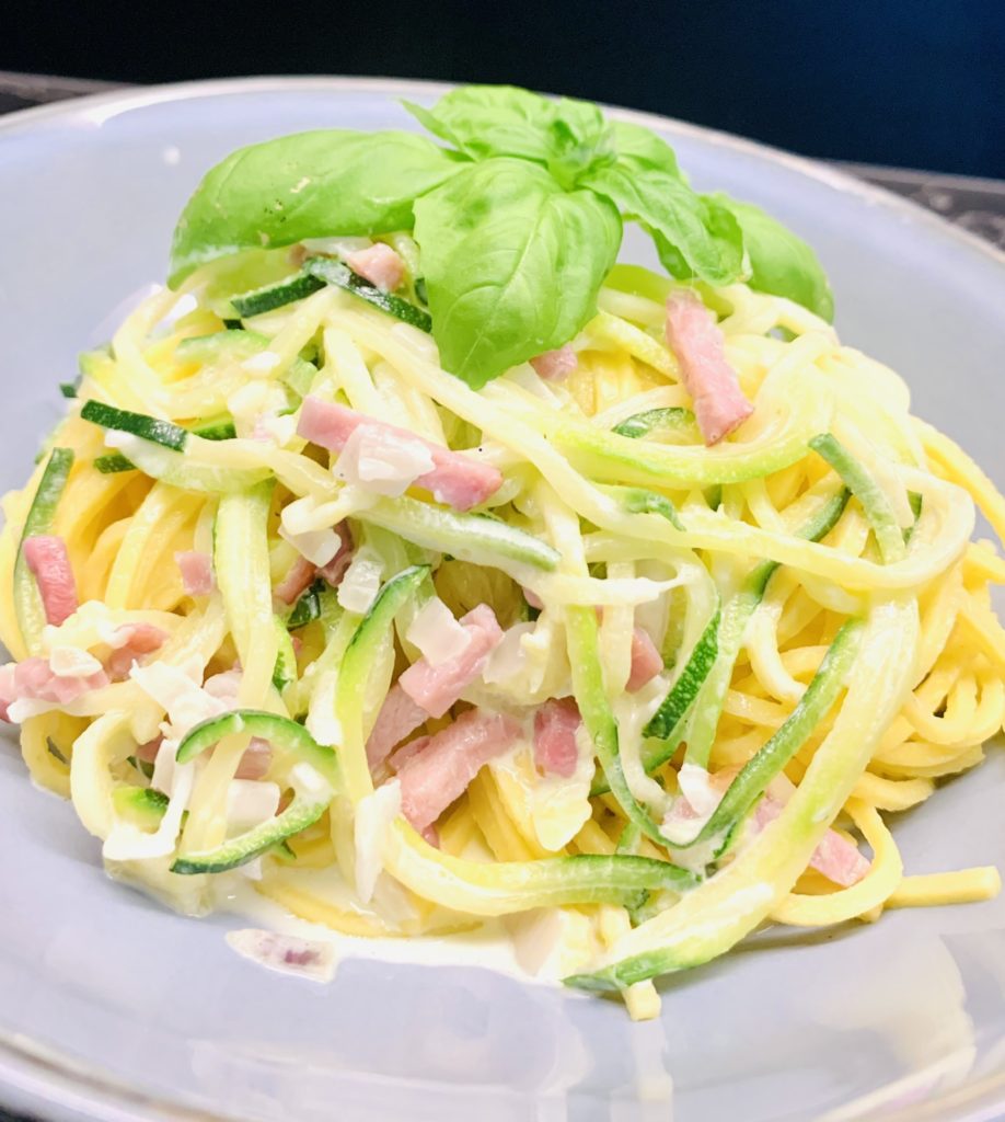 Spaghetti courgette bacon crème