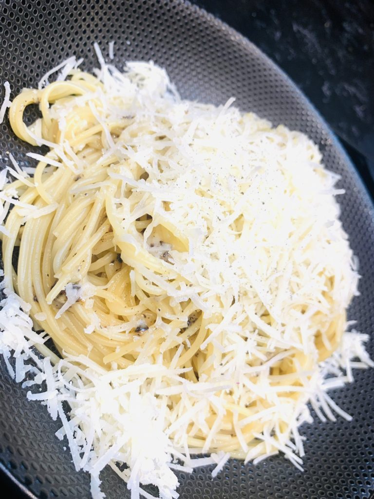 Pâtes cacio e pepe