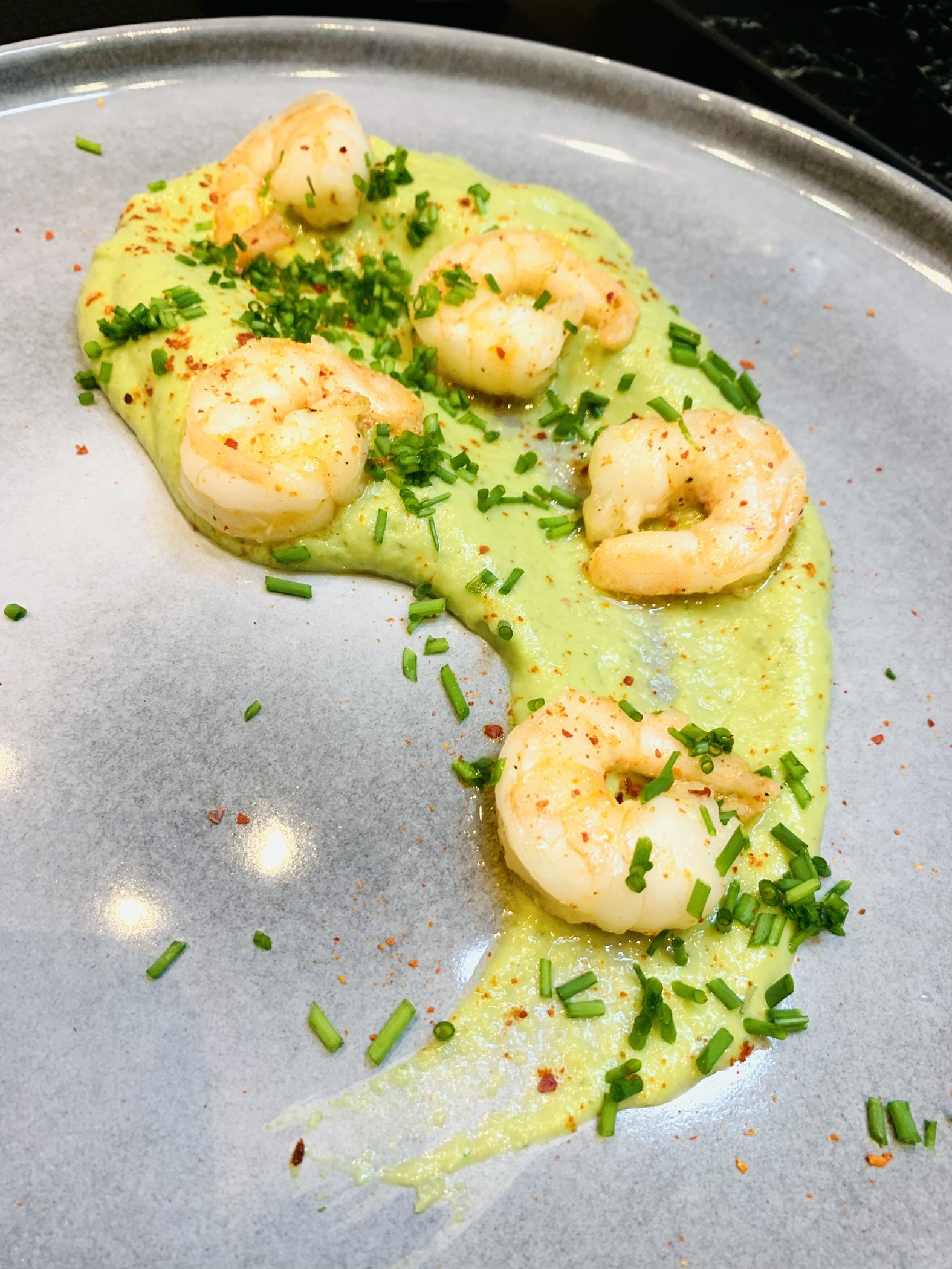 Scampis piment d'Espelette avocat concombre