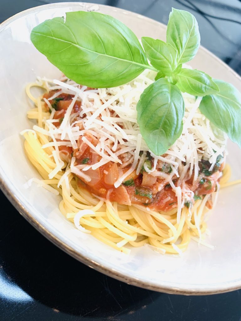 Spaghetti all&amp;#39;amatriciana - Hugo Kitchen